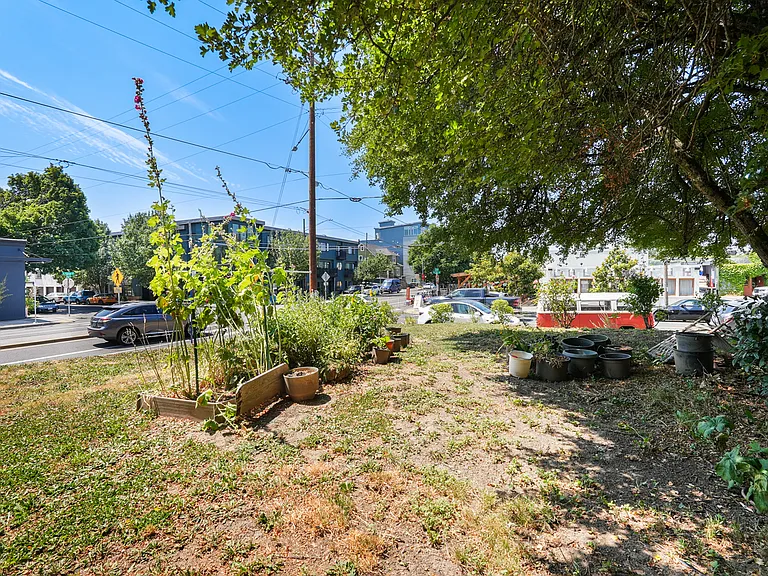 2411-2417 NE Glisan St #2415 — Photo 27