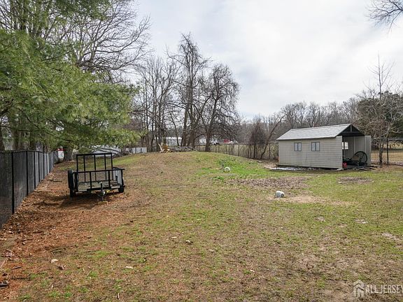 4th image of 1550 Englishtown Rd