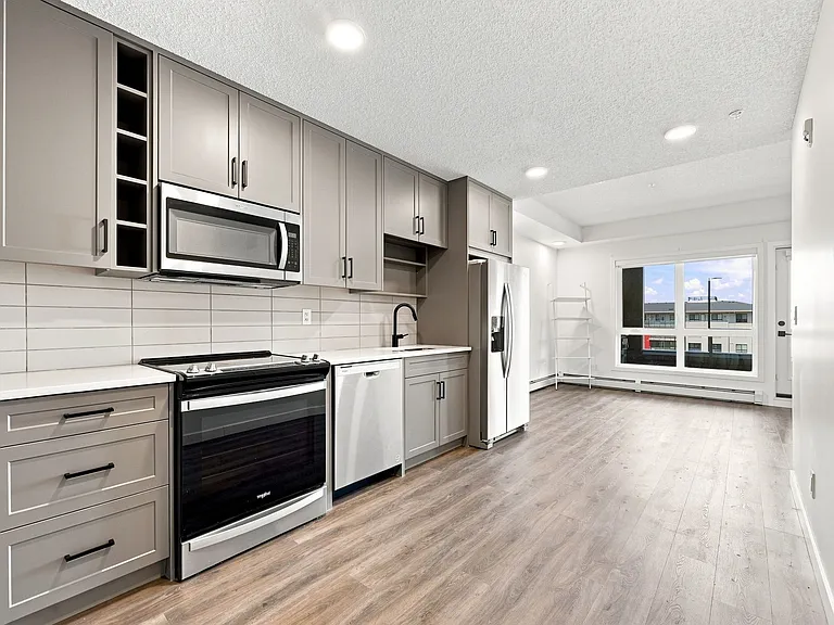 350 Livingston Cmn NE #3303 — Photo 1
