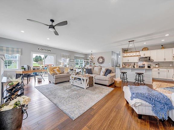 5th image of 1271 Hupps Hill Ln