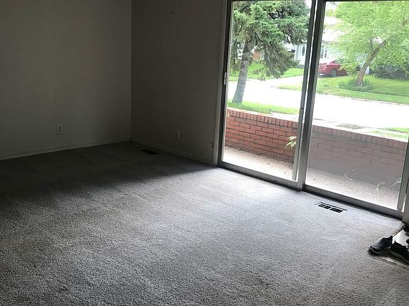 4th image of 2300 Dakota Dr
