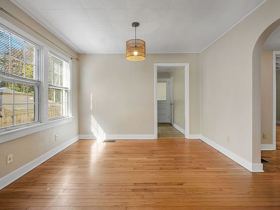 4th image of 810 N Duval St APT A