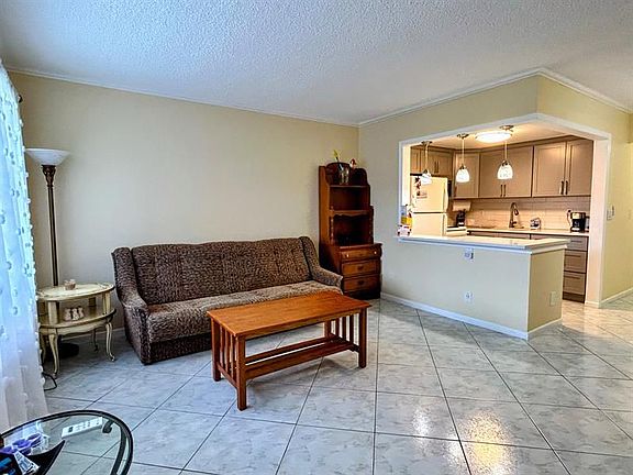 5th image of 350 Horizons E APT 106