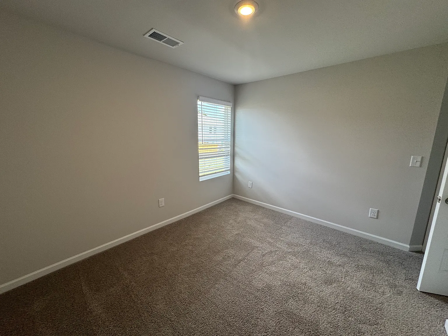 3 bed, 1484 sqft, $1,395 — Photo 4