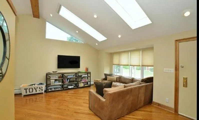 79 Plymouth Rd