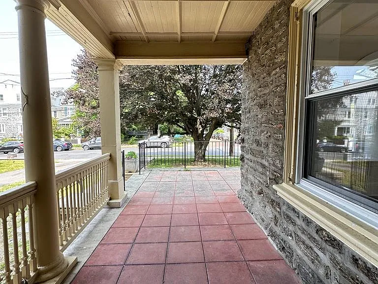 144 W Washington Ln #1F — Photo 10