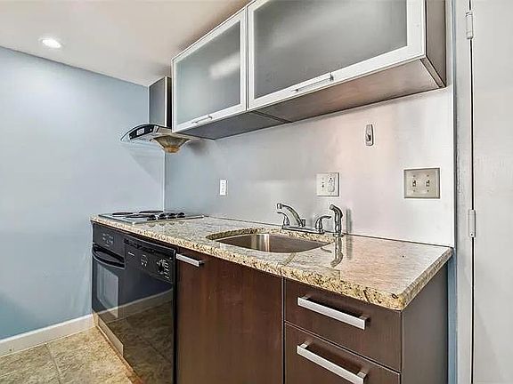 5th image of 701 S Madison Ave APT 411