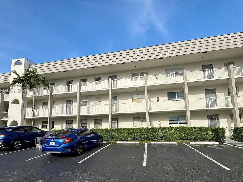8590 Sunrise Lakes Blvd #309