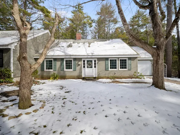 12 Laurel Circle, Wolfeboro, NH 03894
