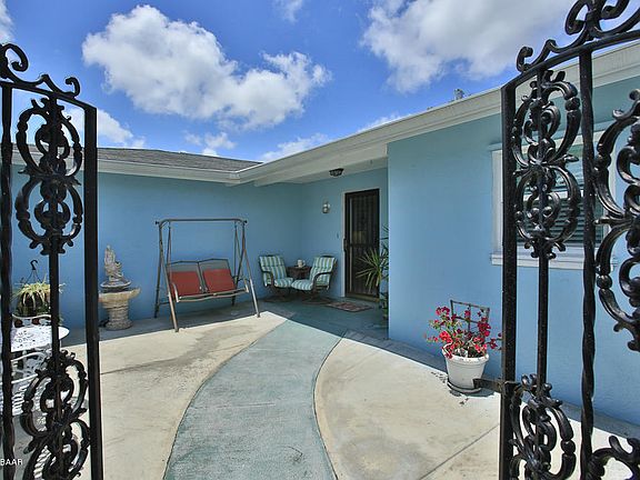 5th image of 1111 Blueberry Dr