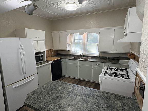 5th image of 127 N Kinney St