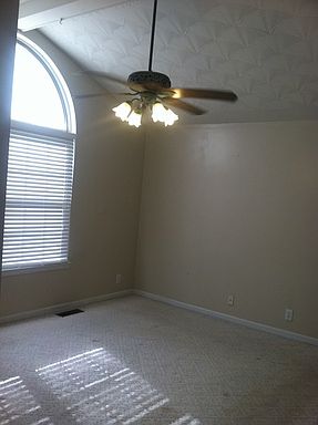 4th image of 196 Joshua Ct