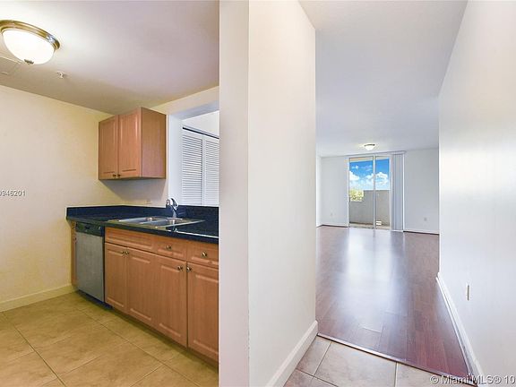 3rd image of 2600 SW 27th Ave APT 505