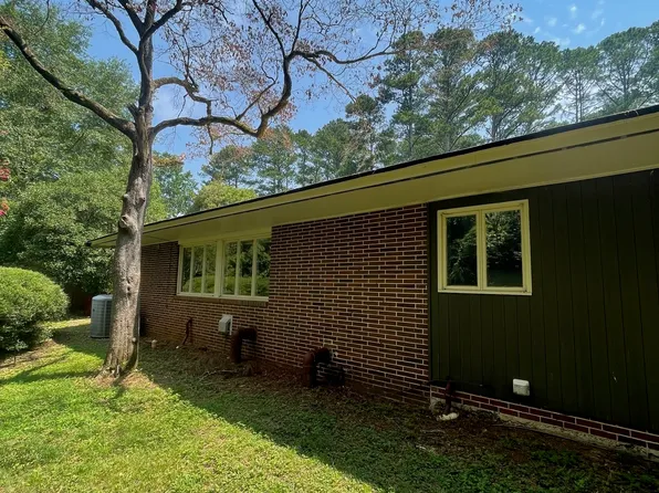 223 N Lakeshore Dr, Carrollton, GA 30117