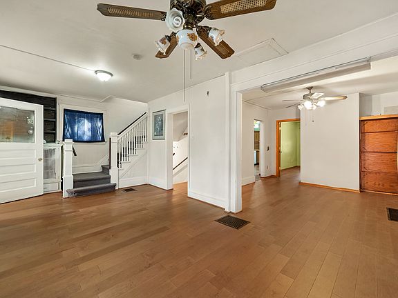 4th image of 212 31st St E