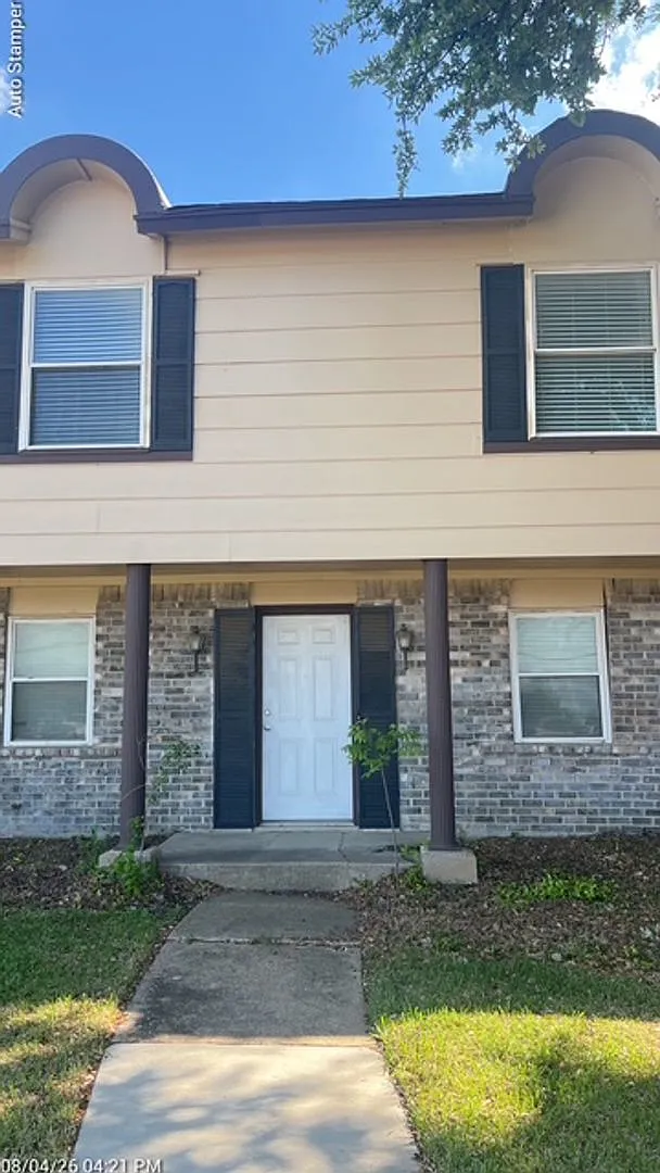 109 Kevin Ln Arlington,76014 — Photo 1