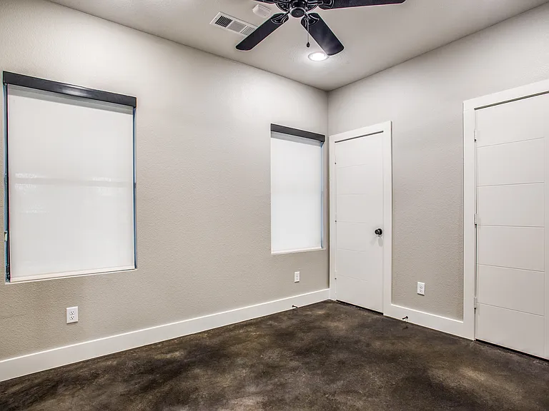 2720 W Devitt St #W — Photo 2