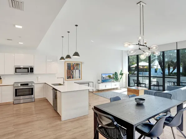 1220 17th St, Miami Beach, FL