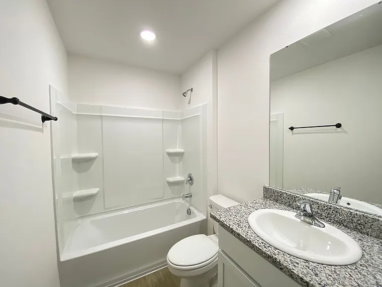 8404 Oxford Valley Dr — Photo 10