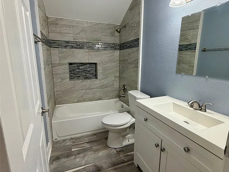 2322 Central St #4 — Photo 10