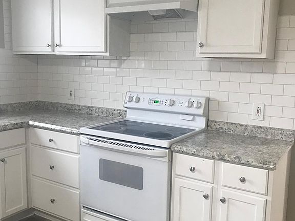 2nd image of 20 Olvera Cir