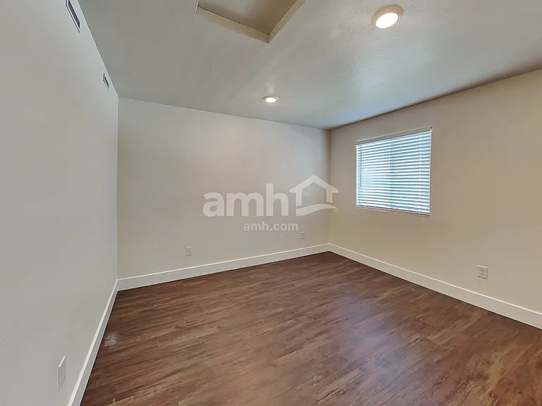 716 S Rocker Ave — Photo 18