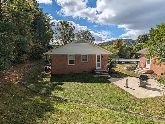 2nd image of 1910 Haywood Rd #276ce1787