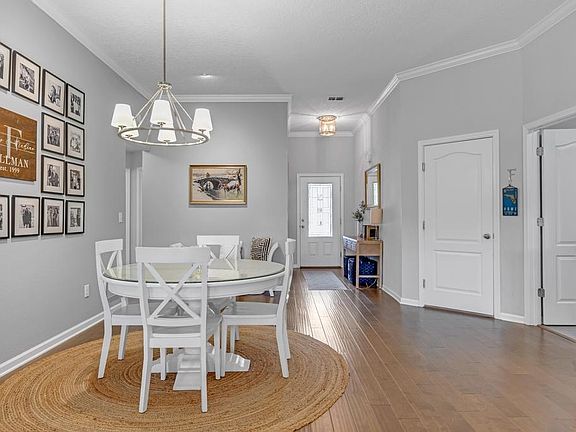 5th image of 297 Pullman Cir