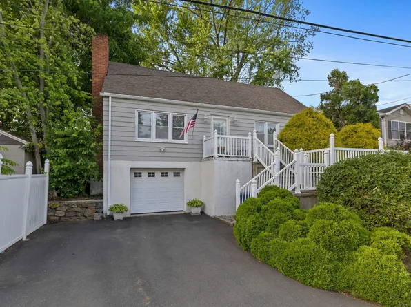 53 Daytona Street, West Haven, CT 06516