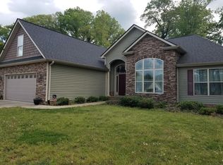 119 Falcon Ln, Chesnee, SC 29323