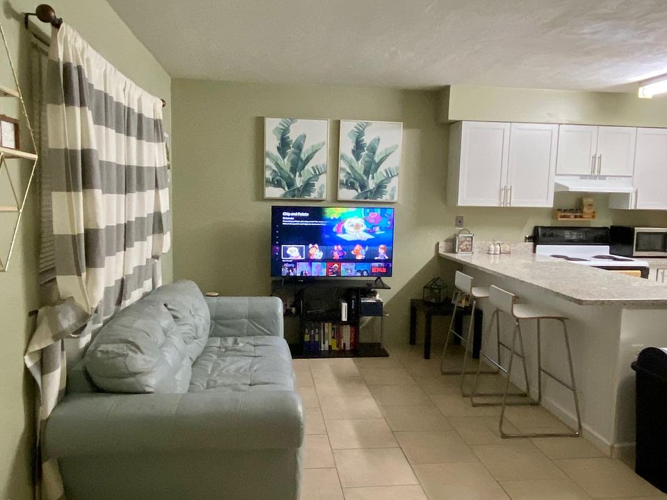 1st image of 821 NW 13th St #821