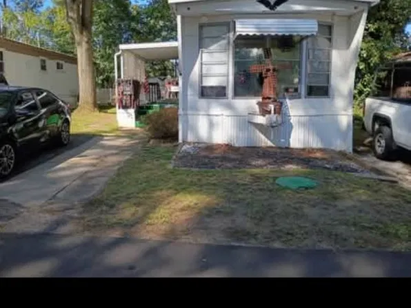 150 Laverne Ln, Akron, OH 44312