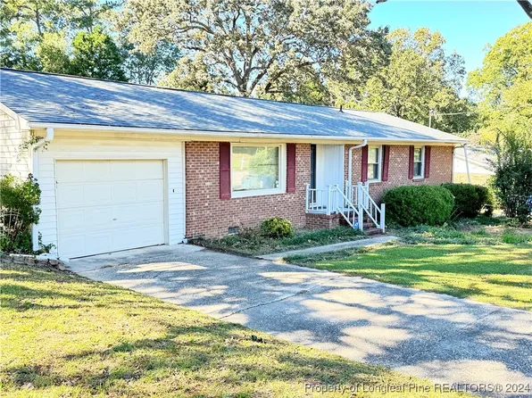 111 Old Gate Rd, Fayetteville, NC 28314