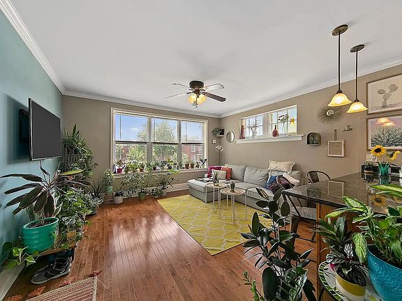 2nd image of 2059 Allen Ave #2E