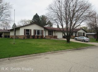 2805 Iroquois Ct, Janesville, WI 53545