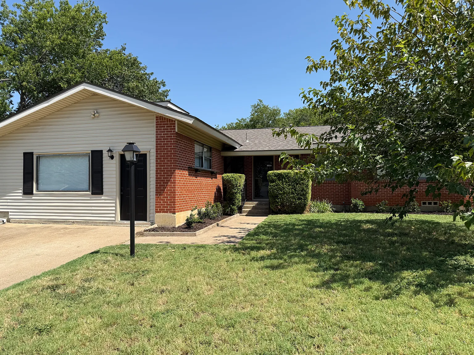 4 bed, 1765 sqft, $2,145 — Photo 1