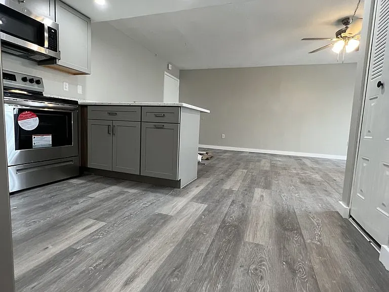 21260 Brinson Ave — Photo 6