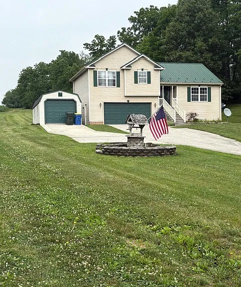 7586 Hoffacker Rd — Photo 16