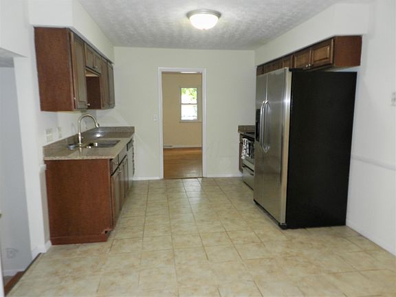 4th image of 2018 Northtowne Ct