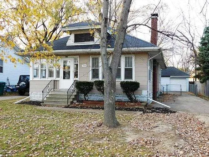 925 W Park Ave photo 1