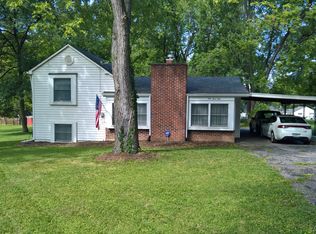 141 Cumberland Ave, Maryland Heights, MO 63043