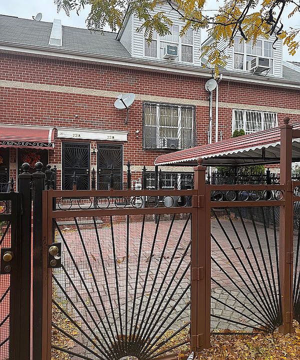 1st image of 221 Macdougal St Unit 1