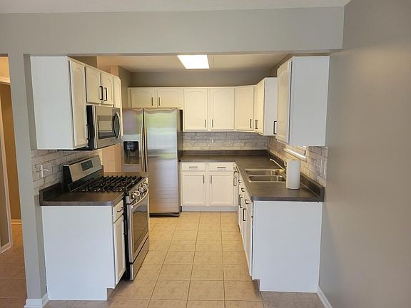 5th image of 1176 Rose Dr #1176