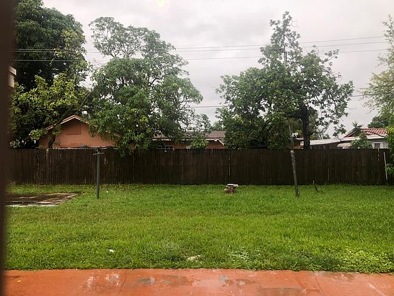 3rd image of 4371 NW 193rd St