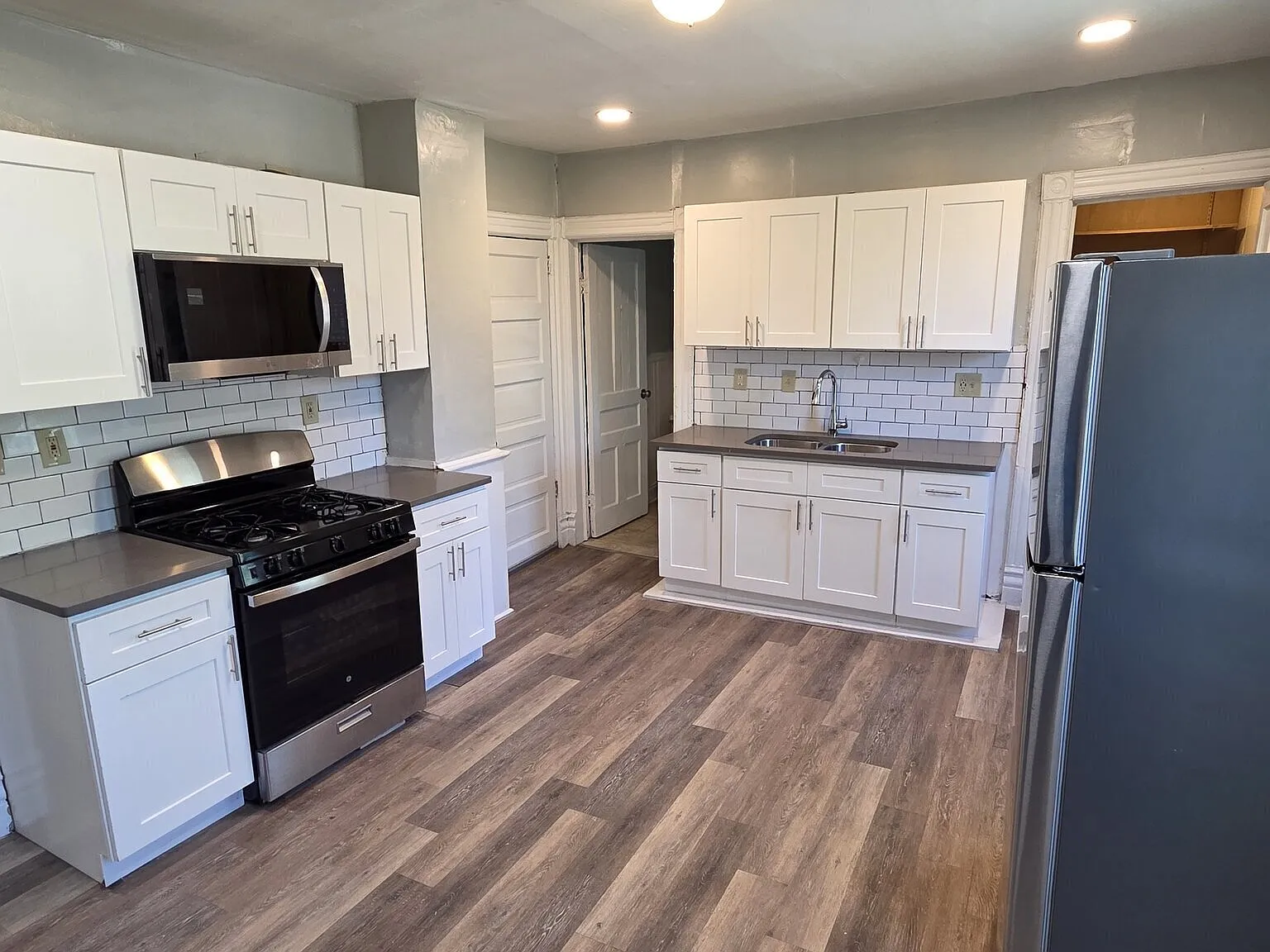 2 bed, 1100 sqft, $1,075 — Photo 3