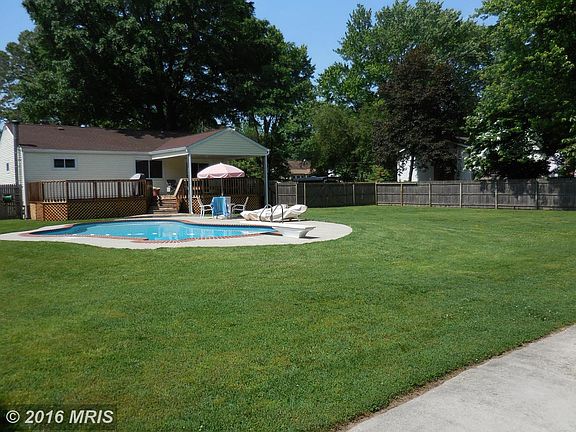 4th image of 1034 Bell Ave
