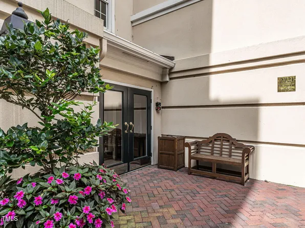 2721 Glenwood Gardens Ln Unit 302, Raleigh, NC 27609