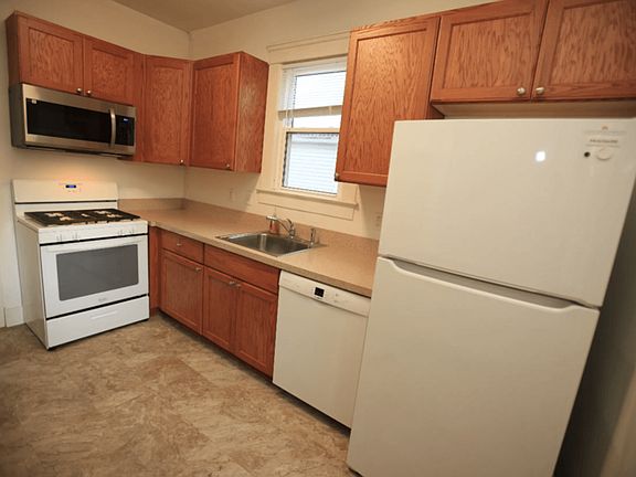 3rd image of 905 Sybil St #905SYB