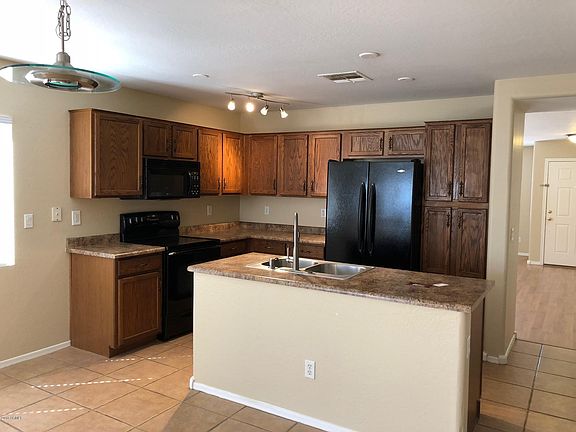 5th image of 1497 S 227th Ave