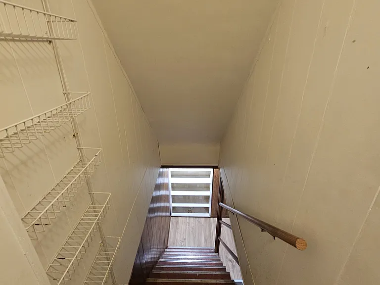 59 Moffett St — Photo 15